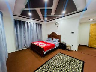 Zim Zim &Salaar Gust House - - 9
