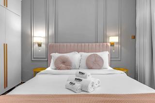 Waves - Gold Opulence 1 BR in Marina - 1