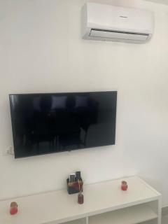 LEON 38 Apartments Private Parking - EaW Homes - 5