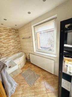 Apartmán s parkováním - Hrabŭvka - 1