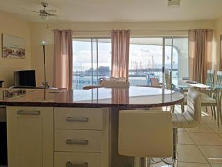 '11 Gordonia'- 2 En-suite Bedrooms, Beach access & Great location - 5