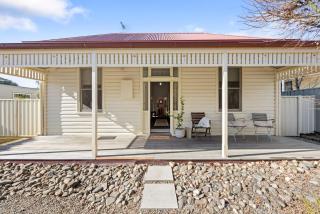 The Parade - Mansfield - Sleeps 8 - Mansfield - 0