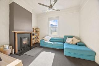 The Parade - Mansfield - Sleeps 8 - Mansfield - 6