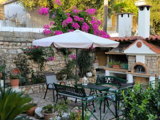 Dimitra's Cozy Apartment - 6
