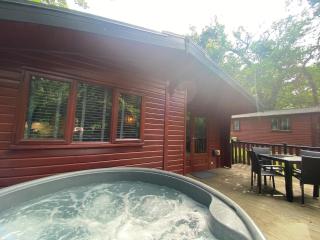 L16 - Pet Friendly Penrhyn Spa - Bethesda - 0