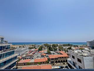 Sea View City Beach Apartment - Larnaca - 1