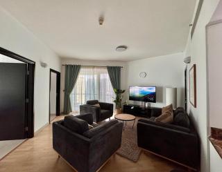2 Bed Apartment in La Riviera Tower, Dubai Marina near Metro and Mall, 12-min walk to JBR Beach! - 3