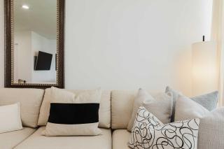 Designer Home in Diplomat District - 9