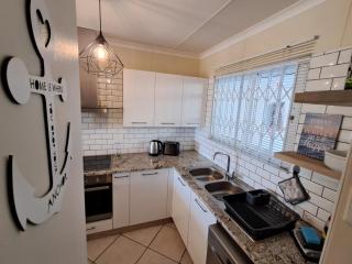 Salty Breeze Self Catering - 6