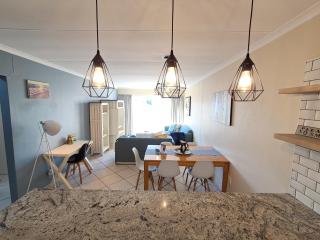 Salty Breeze Self Catering - Swakopmund - 8