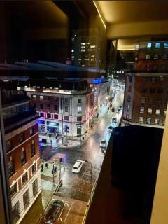 Winner of 2025 Traveller Award - 2 double bed room suite in heart of Leeds city centre with Netflix & WiFi - Leeds - 0
