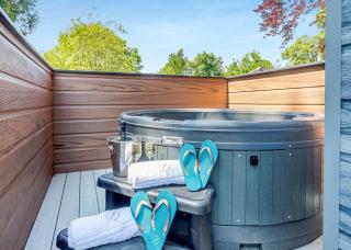 V28 - The Lookout with Hot Tub - Bethesda - 7