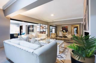 Chic Modern 4-Bedroom Apartment - 5