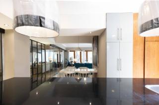 Chic Modern 4-Bedroom Apartment - 4