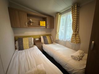 V19 - Ffrancon 2 bed riverside caravan - Bethesda - 4