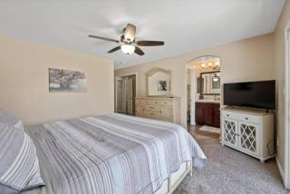 4bdrm 2bath Modern Getaway KING Bed Sleeps 8 - Bakersfield - 1