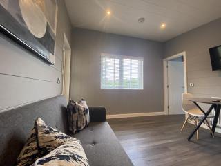 P50 - Studio Pod with Hot Tub - Bethesda - 3