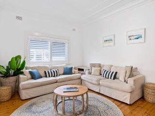 Bondi Family Escape with parking,moments to beach! - 5
