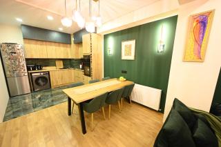 Luxury City Center Home - 5