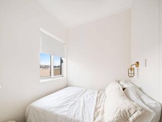 THE BONDI ~ A Beachfront Delight - 7
