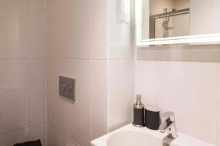 Student Only Silver Studio Upper Level Premium View Aldgate Residence - 0