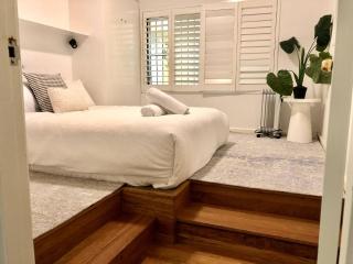 The Retreat : Beachfront View + Parking - 9