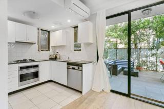 Serenity Beach Rd~Secured Parking~ 2 min. to beach - 0
