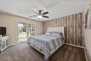 4bdrm 2bath Modern Getaway KING Bed Sleeps 8 - Bakersfield - 2
