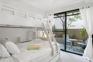 Serenity Beach Rd~Secured Parking~ 2 min. to beach - 1
