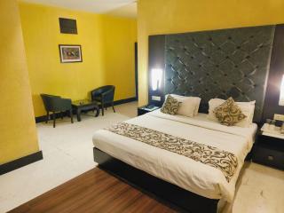 Hotel The Golden Oak Central by Citrus Prime - 2