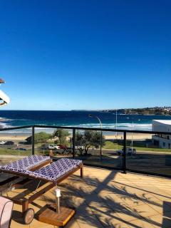 The Rooftop: Beachfront views+ Parking+ BBQ+ Bar - 6