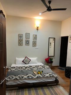 Madhuban Home Private Room Apartment-Style ,1 Room - 1