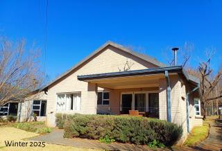 Upper House Guesthouse - 1