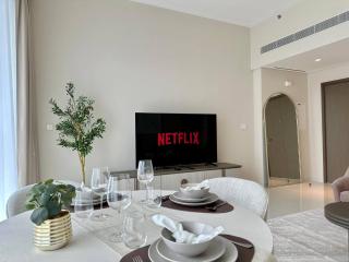 Modern & Cozy 1BR with Great Amenities, Grand Bleu - 8