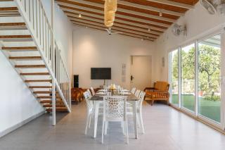 The Farmstays EGFPool4BHKGardenACWi-Fi - - 4