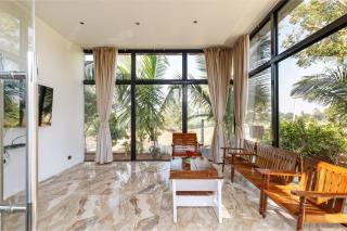 The Farmstays CHRPoolGlass RoomsACWi-FiLawn - Hyderabad - 4