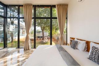 The Farmstays CHRPoolGlass RoomsACWi-FiLawn - 1