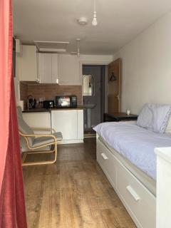Deebas Divine Den - Brislington - 8