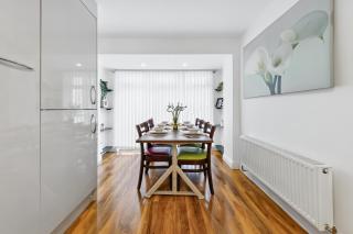 4 Bed Luxury House By Homestyles Hosts Short Lets & Serviced Accommodation Islington With Private En-Suite & Free WiFi - Londra - 8