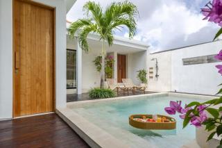 NEW Chic 3BR Villa - Bathtub & Jacuzzi Retreat - 5