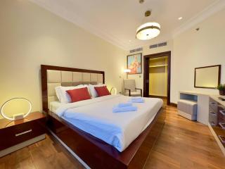 Stunninig Sea View | Spacious 1BR Apartment by Taj - 1