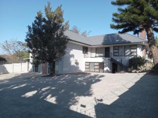 53 Tindale Road Self-Catering Accommodation - 1