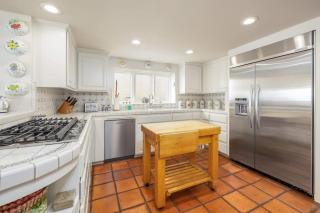 4 Bedroom With Pool - Oceanside - 1