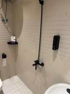 LP122 Livedin 1BR Elegant Apartment in Hittin - 4