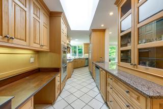18 Mi to Boston - Stylish Unit in Upscale Enclave! - Weston - 9