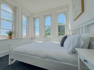 Euston Road - Beach Apartment 4 - 3