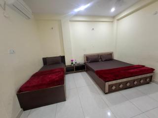 Kashi nagari Home Stay - 6