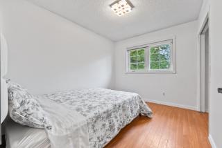 stylish but fresh and comfortable home - Edmonton - 5