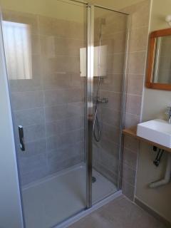 Gite neuf avec accès sauna, bain a remous et piscine - - 3