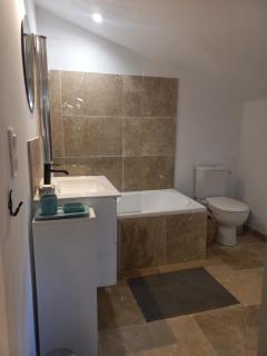 Chambre et salle de bain privée dans un Mas en Provence - 1